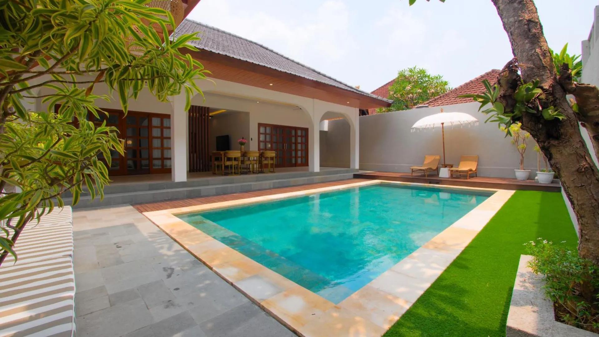 Near Beach Villa Seminyak   Seminyak (Bali)