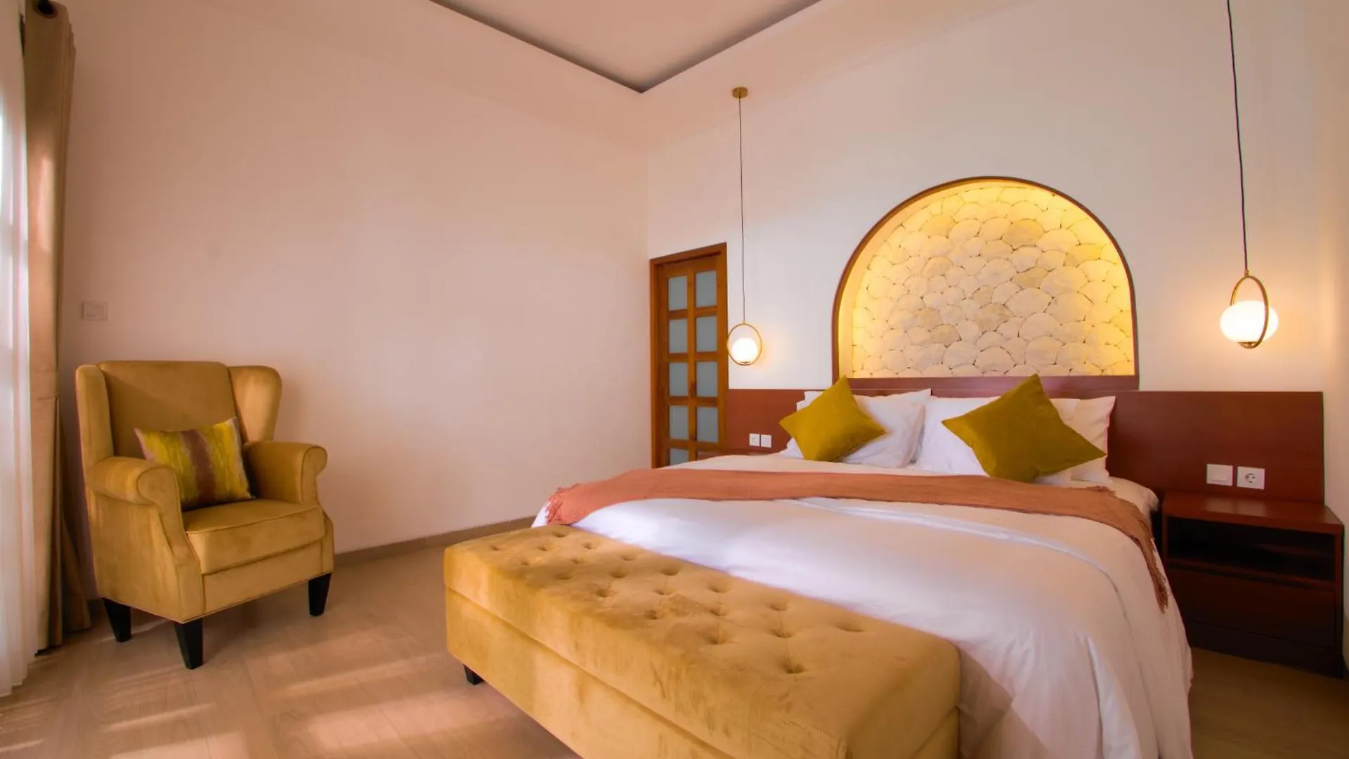 Near Beach Villa Семиньяк Индонезия